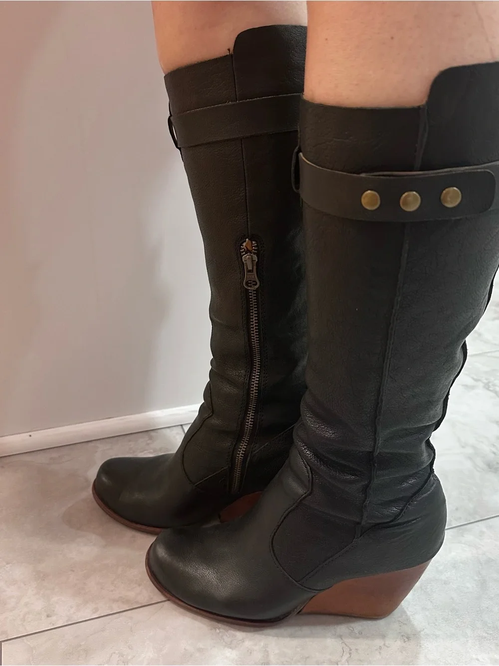 Kork-Ease Women's Black Leather Wedge Knee-High Boots Size 7